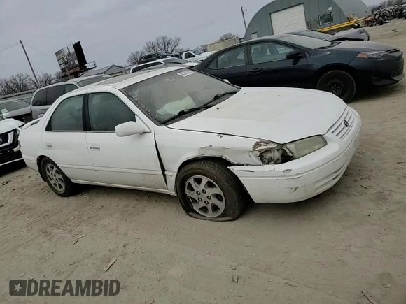1998 Toyota Camry LE z VIN 4T1BF28K3WU068735, wystawiony jako Copart lot #44548355 z przebiegiem Nie podano mil oraz Szkoda całkowita • Salvage title. Historia ofert i sprzedaży dostępna na DreamBid. Obrazek 11.