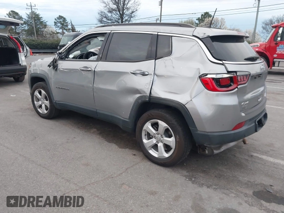 2018 Jeep Compass Altitude with VIN 3C4NJDBB5JT259158, listed as a IAAI auction lot 41752829 with 71,008 mi miles and . Bid and sale history available at carsss.com. Image 3.