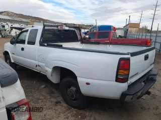 2004 Chevrolet Silverado 3500 with VIN 1GCJC39G84E193598, listed as a Copart auction lot 41412585 with 99,910 mi miles and Salvage Title. Bid and sale history available at carsss.com. Image 2.
