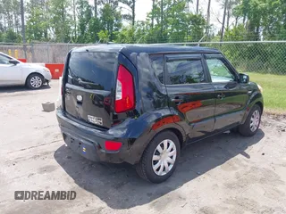 2013 Kia Soul with VIN KNDJT2A52D7631573, listed as a IAAI auction lot 42146142 with 189,687 mi miles and . Bid and sale history available at DreamBid. Image 4.