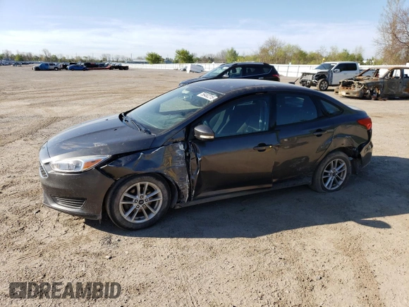 2018 Ford Focus SE z VIN 1FADP3FE4JL306237, wystawiony jako Copart lot #56482215 z przebiegiem 102 241 mil mil oraz Czysty tytuł • Clean title. Historia ofert i sprzedaży dostępna na DreamBid. Obrazek 1.