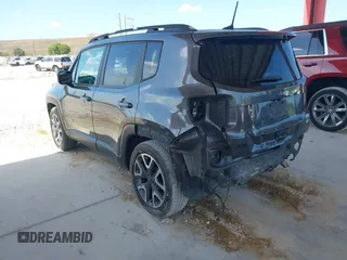 2018 Jeep Renegade Latitude with VIN ZACCJABB5JPG86563, listed as a IAAI auction lot 42109270 with 185,540 mi miles. Bid and sale history available at carsss.com. Image 3.