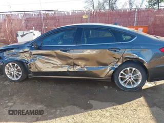 2020 Ford Fusion SE with VIN 3FA6P0H75LR129109, listed as a IAAI auction lot 41385458 with 98,099 mi miles. Bid and sale history available at carsss.com. Image 6.