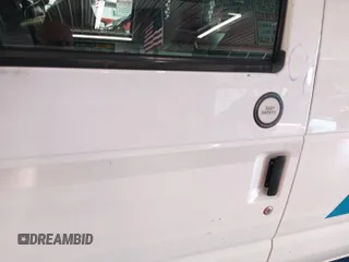 2013 Ford Econoline Cargo Commercial z VIN 1FTNE2EL2DDB26364, wystawiony jako IAAI lot #42854334 z przebiegiem 98 848 mil mil oraz . Historia ofert i sprzedaży dostępna na DreamBid. Obrazek 27.