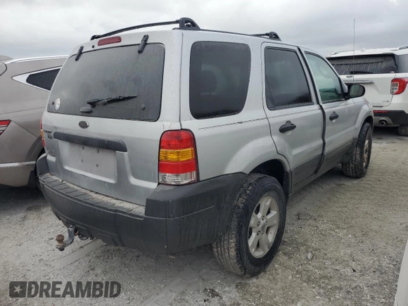 2005 Ford Escape XLT with VIN 1FMYU03135DA00081, listed as a Copart auction lot 74485414 with 0 mi miles and Salvage Title. Bid and sale history available at carsss.com. Image 3.