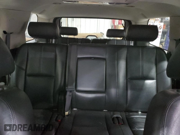 2010 Chevrolet Tahoe LT z VIN 1GNUKBE02AR249128, wystawiony jako Copart lot #79058594 z przebiegiem 121 354 mil mil oraz Szkoda całkowita • Salvage title. Historia ofert i sprzedaży dostępna na DreamBid. Obrazek 10.