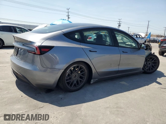 2024 Tesla Model 3 z VIN 5YJ3E1EA8RF870082, wystawiony jako Copart lot #51914895 z przebiegiem 4 353 mil mil oraz Szkoda całkowita • Salvage title. Historia ofert i sprzedaży dostępna na DreamBid. Obrazek 3.