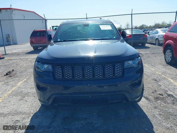 2018 Jeep Grand Cherokee Laredo E with VIN 1C4RJFAG2JC420927, listed as a IAAI auction lot 41962579 with 90,898 mi miles. Bid and sale history available at carsss.com. Image 13.