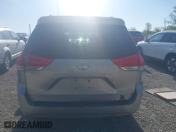2013 Toyota Sienna LE AAS with VIN 5TDKK3DCXDS369976, listed as a IAAI auction lot 42161009 with 183,408 mi miles. Bid and sale history available at carsss.com. Image 16.