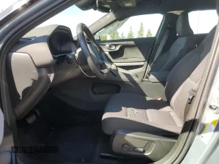 2023 Polestar 2 z VIN YSMEG3KA0PL141561, wystawiony jako Copart lot #46543985 z przebiegiem 45 812 mil mil oraz Szkody całkowita. Historia ofert i sprzedaży dostępna na DreamBid. Obrazek 7.