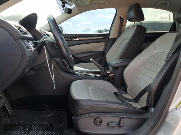 2015 Volkswagen Passat SE с VIN 1VWBS7A38FC084903, выставлен на аукционе Copart как лот 56163075 с пробегом 101 806 миль миль и Списание • Salvage title. История ставок и продаж доступна на DreamBid. Изображение 7.