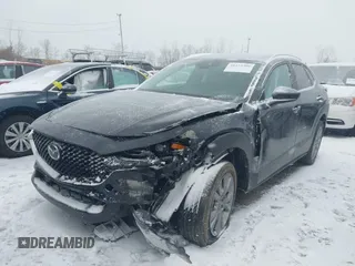 2023 Mazda CX-30 S Preferred z VIN 3MVDMBCM5PM538960, wystawiony jako IAAI lot #41273300 z przebiegiem 22 846 mil mil oraz . Historia ofert i sprzedaży dostępna na DreamBid. Obrazek 17.
