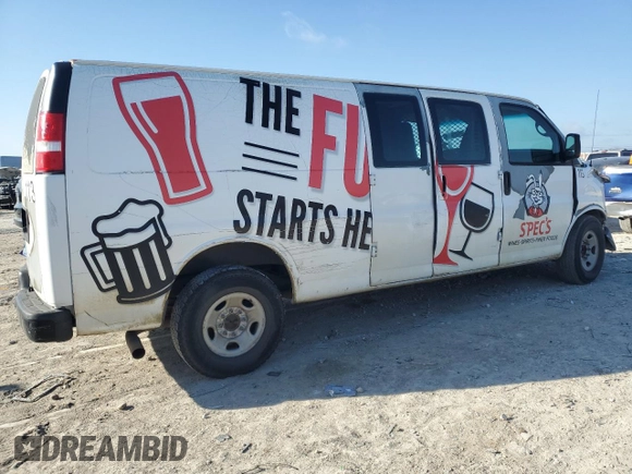 2011 Chevrolet Express Cargo Van with VIN 1GCWGGBA4B1155880, listed as a Copart auction lot 46640635 with 206,187 mi miles and Salvage Title. Bid and sale history available at carsss.com. Image 3.