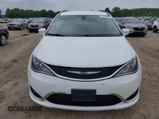 2017 Chrysler Pacifica Touring L with VIN 2C4RC1BG2HR734557, listed as a Copart auction lot 53630065 with 147,955 mi miles and Salvage Title. Bid and sale history available at DreamBid. Image 5.