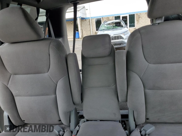 2010 Honda Odyssey EX z VIN 5FNRL3H43AB095521, wystawiony jako Copart lot #57322365 z przebiegiem 208 226 mil mil oraz Szkoda całkowita • Salvage title. Historia ofert i sprzedaży dostępna na DreamBid. Obrazek 10.