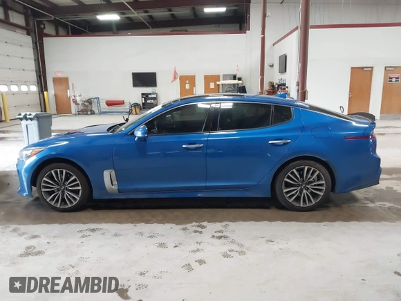 2018 Kia Stinger Premium with VIN KNAE25LA5J6017132, listed as a IAAI auction lot 42163195 with 176,947 mi miles. Bid and sale history available at carsss.com. Image 14.