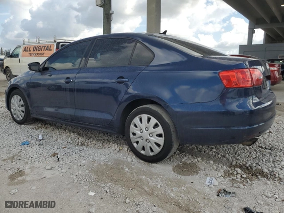 2014 Volkswagen Jetta Sedan SE w/Connectivity with VIN 3VWD17AJ1EM413884, listed as a Copart auction lot 45932285 with 180,894 mi miles and Clean Title. Bid and sale history available at carsss.com. Image 2.
