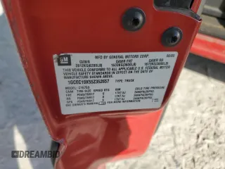 2005 Chevrolet Silverado 1500 Work Truck z VIN 1GCEC19X55Z352657, wystawiony jako Copart lot #47005995 z przebiegiem Nie podano mil oraz Szkoda całkowita • Salvage title. Historia ofert i sprzedaży dostępna na DreamBid. Obrazek 12.