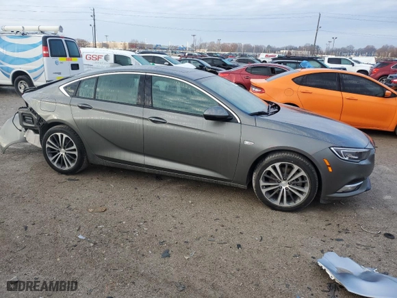 2018 Buick Regal Sportback Essence with VIN W04GR6SX1J1058769, listed as a Copart auction lot 83734734 with 42,564 mi miles and Salvage Title. Bid and sale history available at carsss.com. Image 4.