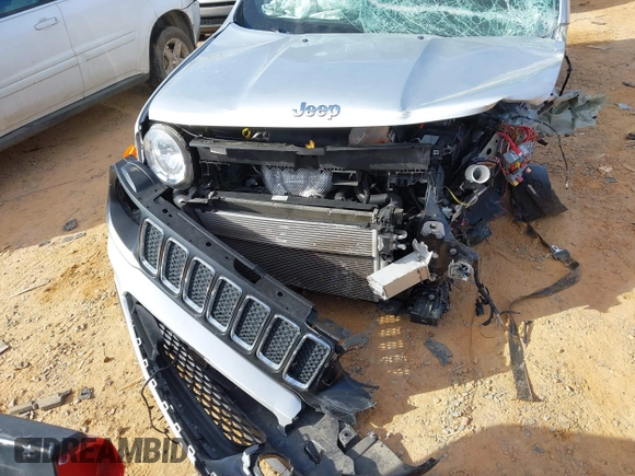 2021 Jeep Renegade Latitude with VIN ZACNJCBB6MPM80996, listed as a IAAI auction lot 41676526 with Not Provided miles. Bid and sale history available at carsss.com. Image 6.
