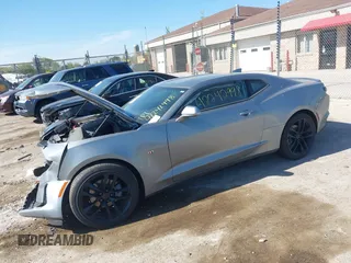 2023 Chevrolet Camaro 2LT z VIN 1G1FD1RS7P0155009, wystawiony jako IAAI lot #42242998 z przebiegiem 9 068 mil mil oraz . Historia ofert i sprzedaży dostępna na DreamBid. Obrazek 17.
