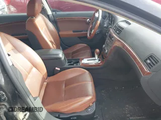 2009 Saturn Aura XR z VIN 1G8ZV57B19F181529, wystawiony jako IAAI lot #41865101 z przebiegiem 214 984 mil mil oraz . Historia ofert i sprzedaży dostępna na DreamBid. Obrazek 5.