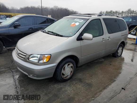 2002 Toyota Sienna LE with VIN 4T3ZF13C82U492678, listed as a Copart auction lot 84123944 with 138,763 mi miles and Clean Title. Bid and sale history available at carsss.com. Image 1.