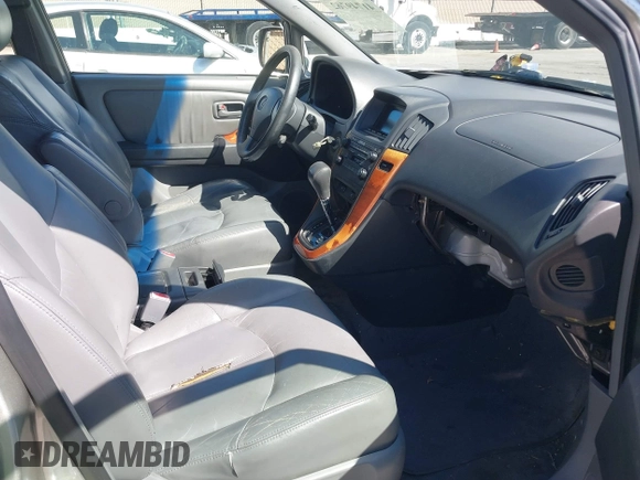 2000 Lexus RX 300 with VIN JT6HF10U9Y0113765, listed as a IAAI auction lot 41749762 with 231,271 mi miles and . Bid and sale history available at DreamBid. Image 5.