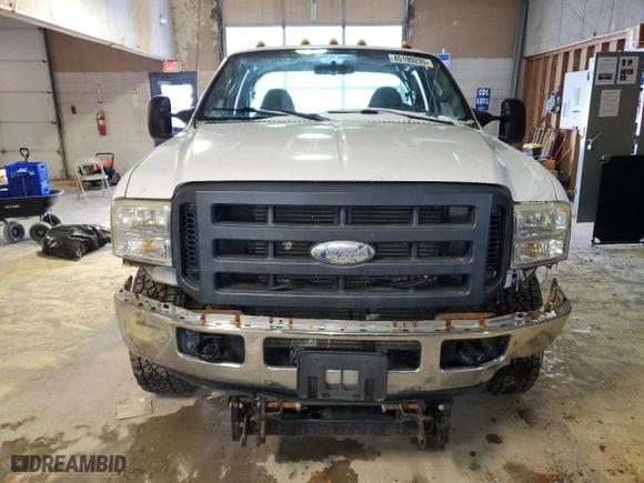 2006 Ford Super Duty F-250 XL with VIN 1FTSX21556EB56055, listed as a Copart auction lot 45190235 with 68,213 mi miles and Salvage Title. Bid and sale history available at carsss.com. Image 5.