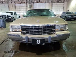 1995 Cadillac Fleetwood z VIN 1G6DW52P5SR715543, wystawiony jako Copart lot #51841755 z przebiegiem 92 222 mil mil oraz Czysty tytuł • Clean title. Historia ofert i sprzedaży dostępna na DreamBid. Obrazek 5.