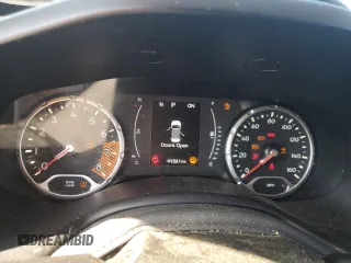 2021 Jeep Renegade Sport with VIN ZACNJDAB7MPN09803, listed as a Copart auction lot 57398105 with 41,041 mi miles and Salvage title. Bid and sale history available at DreamBid. Image 9.