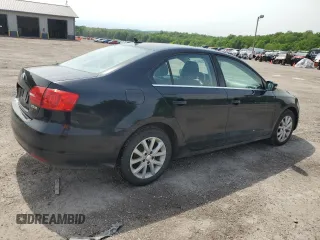 2013 Volkswagen Jetta SE with VIN 3VWDP7AJ8DM360632, listed as a Copart auction lot 57238425 with 133,972 mi miles and Salvage title. Bid and sale history available at DreamBid. Image 3.