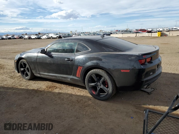 2013 Chevrolet Camaro LS z VIN 2G1FA1E33D9142184, wystawiony jako Copart lot #50584675 z przebiegiem 173 638 mil mil oraz Czysty tytuł • Clean title. Historia ofert i sprzedaży dostępna na DreamBid. Obrazek 2.