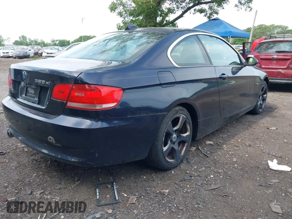 2008 BMW 3 Series 328xi z VIN WBAWC33588PD08899, wystawiony jako IAAI lot #42442016 z przebiegiem 108 563 mil mil oraz . Historia ofert i sprzedaży dostępna na DreamBid. Obrazek 4.