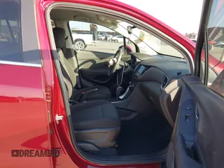 2020 Chevrolet Trax LT with VIN 3GNCJLSB7LL229882, listed as a IAAI auction lot 42005834 with 38,975 mi miles and . Bid and sale history available at DreamBid. Image 5.