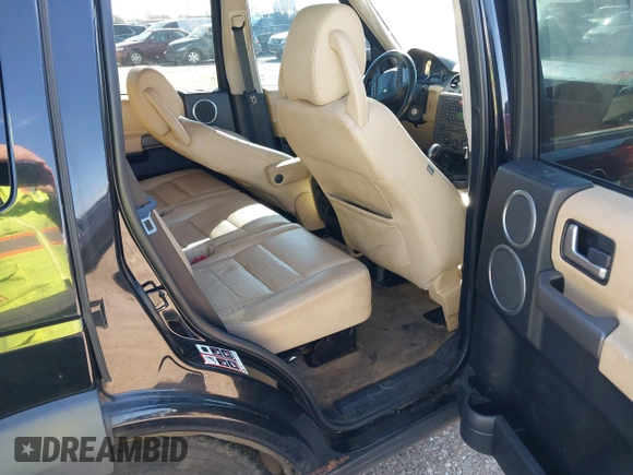 2006 Land Rover LR3 SE z VIN SALAE25476A402462, wystawiony jako IAAI lot #41193417 z przebiegiem 251 748 mil mil oraz . Historia ofert i sprzedaży dostępna na DreamBid. Obrazek 8.