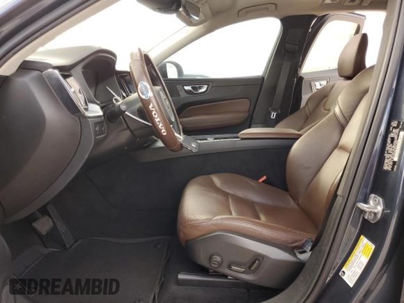 2020 Volvo XC60 Momentum with VIN YV4A22RK1L1512750, listed as a Copart auction lot 88429575 with 107,632 mi miles and Clean title. Bid and sale history available at DreamBid. Image 7.