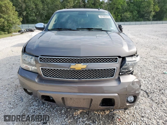 2013 Chevrolet Tahoe LT z VIN 1GNSCBE02DR364014, wystawiony jako Copart lot #57785315 z przebiegiem 149 977 mil mil oraz Szkoda całkowita • Salvage title. Historia ofert i sprzedaży dostępna na DreamBid. Obrazek 5.