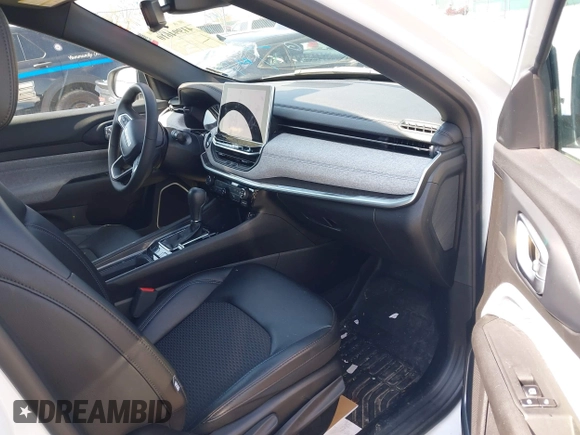 2023 Jeep Compass Latitude with VIN 3C4NJDBN9PT561829, listed as a IAAI auction lot 41994610 with 29,583 mi miles and . Bid and sale history available at DreamBid. Image 5.