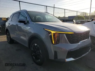 2024 Kia Sorento S z VIN 5XYRLDJC5RG289186, wystawiony jako Copart lot #53971495 z przebiegiem 9711 mil mil oraz Szkody całkowita. Historia ofert i sprzedaży dostępna na DreamBid. Obrazek 4.