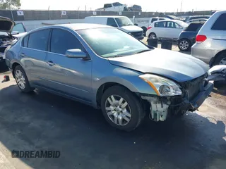 2012 Nissan Altima S z VIN 1N4AL2AP3CC223385, wystawiony jako IAAI lot #41631411 z przebiegiem 236 224 mil mil oraz . Historia ofert i sprzedaży dostępna na DreamBid. Obrazek 1.