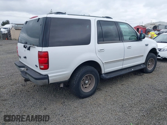 2000 Ford Expedition XLT with VIN 1FMRU1669YLA20475, listed as a IAAI auction lot 42090336 with 196,266 mi miles and . Bid and sale history available at DreamBid. Image 4.
