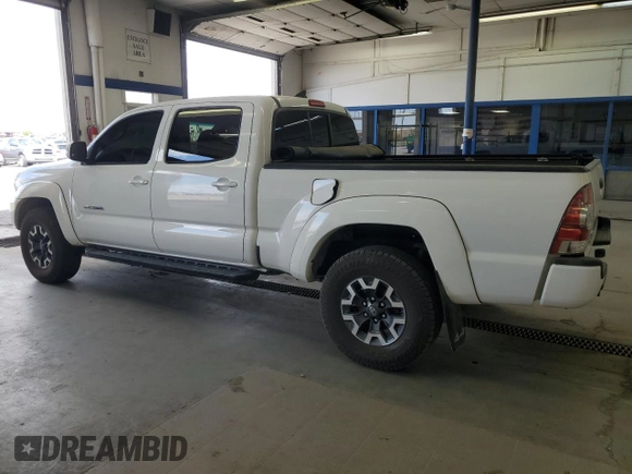 2015 Toyota Tacoma with VIN 3TMMU4FN2FM086482, listed as a Copart auction lot 57124365 with 211,638 mi miles and Salvage title. Bid and sale history available at DreamBid. Image 2.