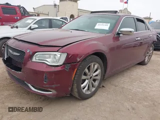 2020 Chrysler 300 Limited with VIN 2C3CCAKG3LH142027, listed as a IAAI auction lot 41532381 with 123,703 mi miles. Bid and sale history available at carsss.com. Image 17.