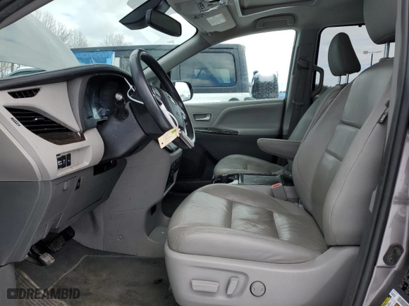 2019 Toyota Sienna XLE with VIN 5TDDZ3DC0KS226214, listed as a Copart auction lot 44157385 with 86,701 mi miles and Salvage Title. Bid and sale history available at carsss.com. Image 7.