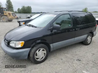 1998 Toyota Sienna LE with VIN 4T3ZF13C4WU016157, listed as a Copart auction lot 58354384 with 271,266 mi miles and Clean Title. Bid and sale history available at carsss.com. Image 1.