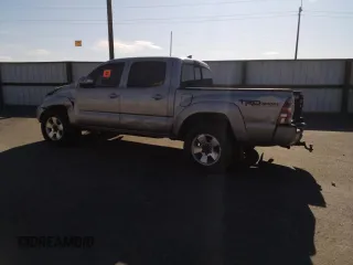 2014 Toyota Tacoma with VIN 3TMLU4EN0EM139384, listed as a Copart auction lot 45981825 with 206,799 mi miles and Salvage Title. Bid and sale history available at carsss.com. Image 2.