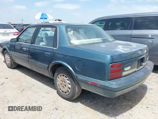 1996 Oldsmobile Cutlass Ciera 1SA VX5 z VIN 1G3AJ55M5T6418193, wystawiony jako IAAI lot #42361441 z przebiegiem 193 675 mil mil oraz . Historia ofert i sprzedaży dostępna na DreamBid. Obrazek 3.
