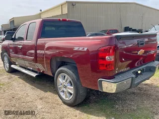 2013 Chevrolet Silverado 1500 LT with VIN 1GCRCSE08DZ117975, listed as a Copart auction lot 47416735 with 165,887 mi miles and Clean Title. Bid and sale history available at carsss.com. Image 3.