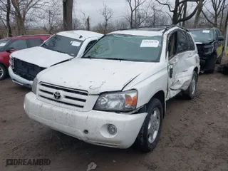 2007 Toyota Highlander w/3rd Row with VIN JTEEP21A170215574, listed as a IAAI auction lot 41531878 with 250,000 mi miles. Bid and sale history available at carsss.com. Image 2.